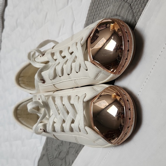 ALDO TENNIES - Picture 3 of 3